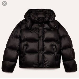 Aritzia TNA black mega puff jacket, amazing condition.